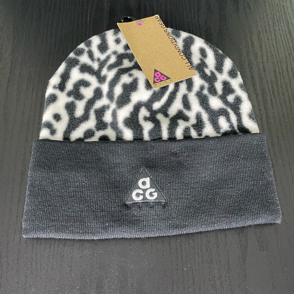 Nike ACG BEANUE ZEBRA PRINT BEANIE OSFA